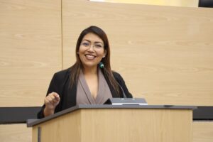 Día Estatal del Mezcal Poblano reconocimiento a esfuerzo de productores Leonela Martínez y Pavel Gaspar