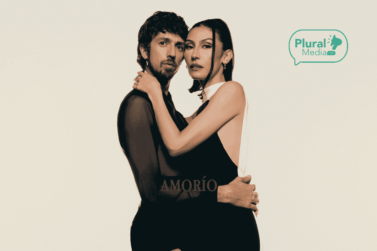 Los cantantes Esteman y Daniela Spalla anunciando su gira Amorío Tour