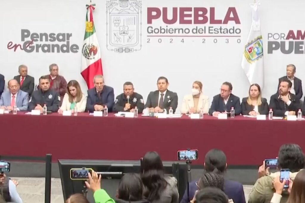 Saldo en Puebla tras muerte de “El Mencho”- 11 unidades quemadas, tres Oxxo vandalizados y tres detenidos