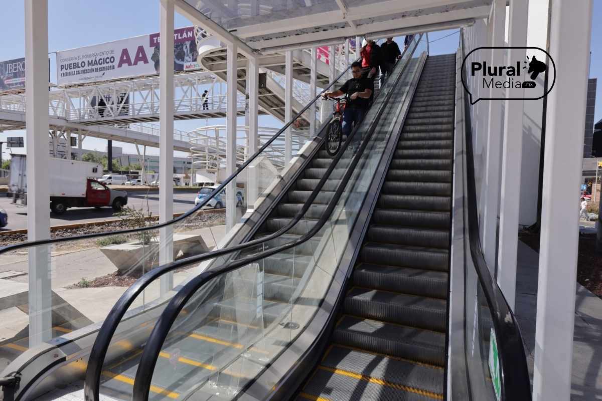 vandalizan escaleras eléctricas y elevador del CCU